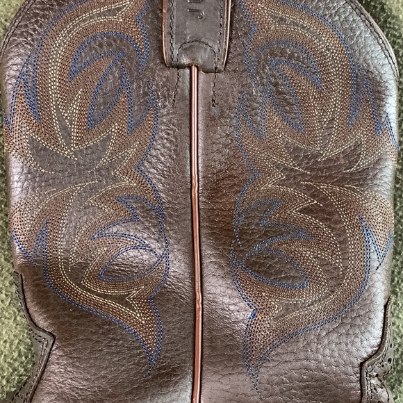 Men’s Justin Cowboy Boots.  Brown with embroidery. Style 7200. XJ1303. Size 11D - Picture 8 of 9